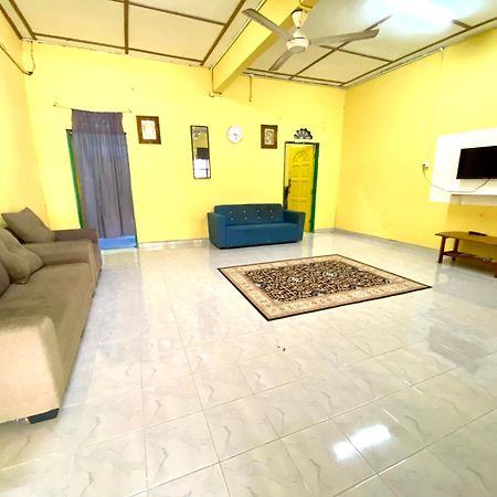 Umi Homestay Batu Buruk กัวลาตรังกานู ภายนอก รูปภาพ